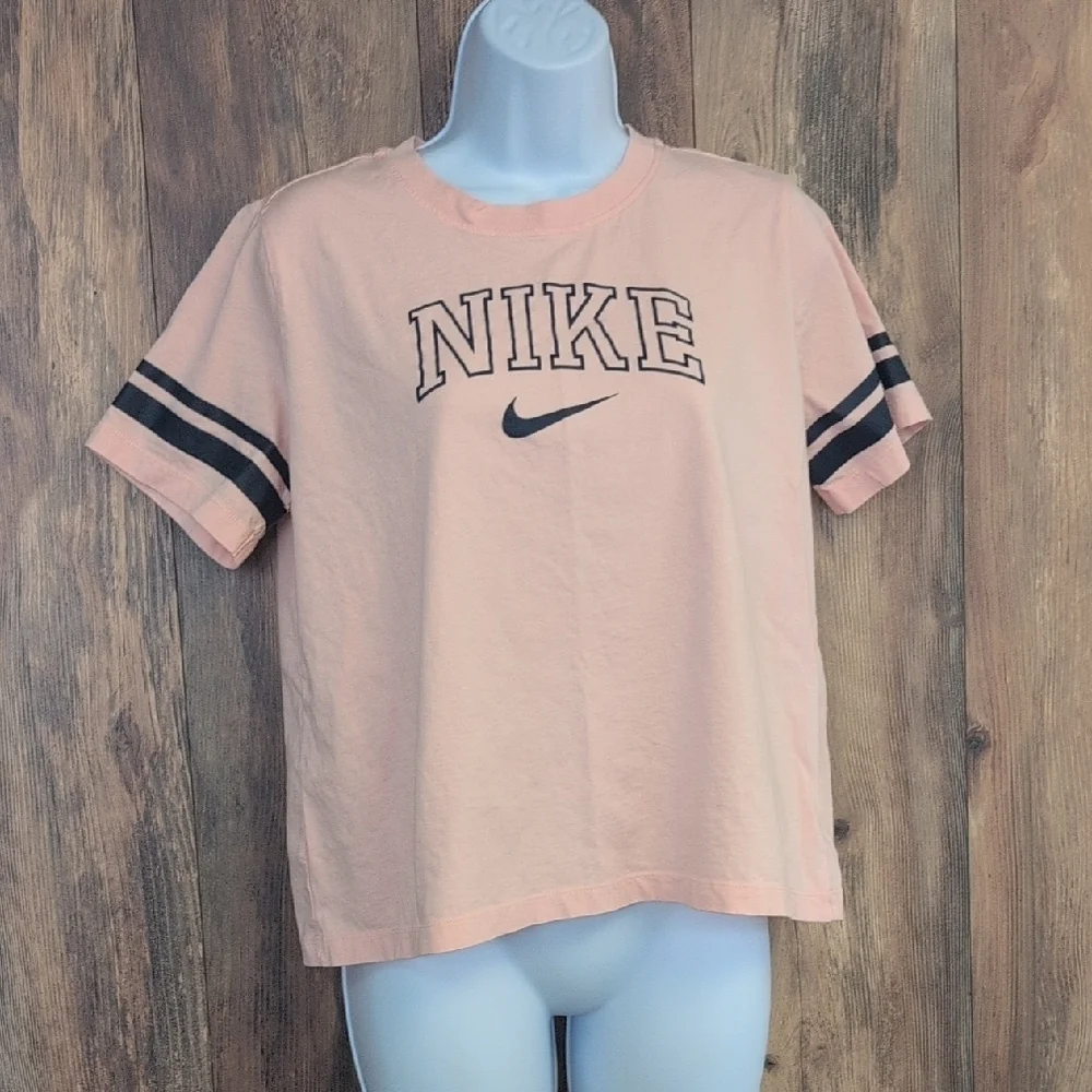 Nike Peach/Navy Blue Short Sleeve Crop Tee with Sporty Stripes L